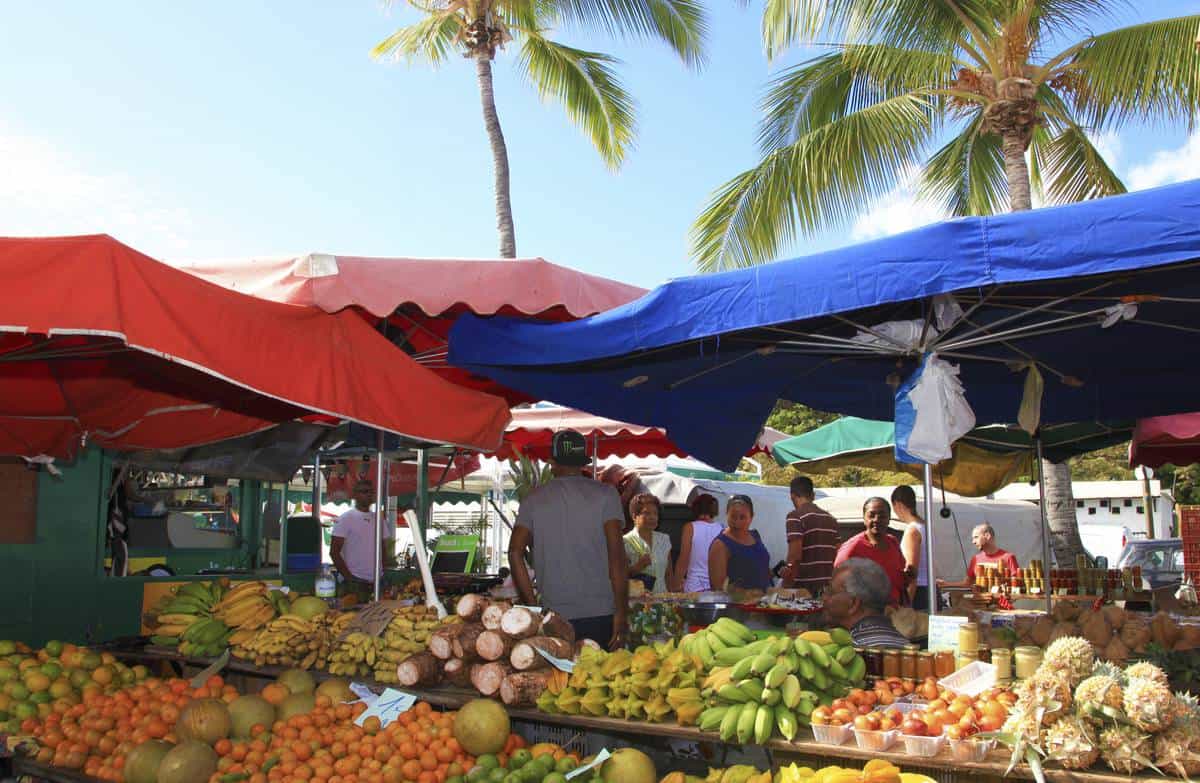 Photo du marché de Saint Pierre île de La Réunion